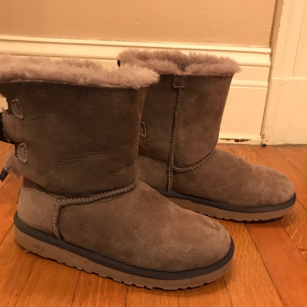 Women’s Ugg’s purple bailey bow